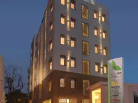 Quality Inn Gurgaon Hotels near Gurgaon Station