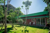 Golden Dragon Kanchanaburi Hotels in Ko Samrong