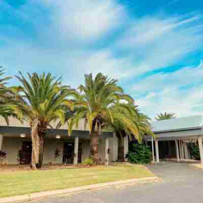 Capella Coach Inn Hotel Exterior