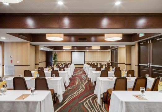 아이레스 호텔 & 스파 모레노 밸리 리버사이드