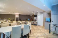 Hotel Globo Suite-Correnti Hotels - breakfast