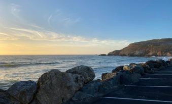 Sea Breeze Motel