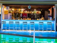 Trefon Hotel Apartments and Family Suites - bar