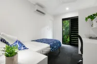 Redhill Cairns Living - Martyn St - 2-Star