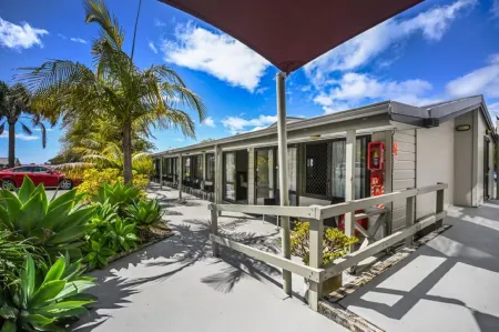 Bounty Motel Отели в г. Waitangi