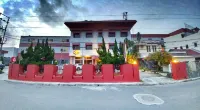 Cozzy Quint Hotel