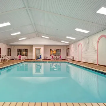 Travelodge by Wyndham Red Wing