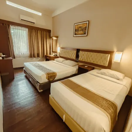 Spencer Green Hotel