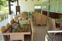 Hidden Valley Mountain and Wavepool Resort Hotels in Pinamungahan