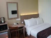 Labuan Jati Hotel Hotels in Labuan