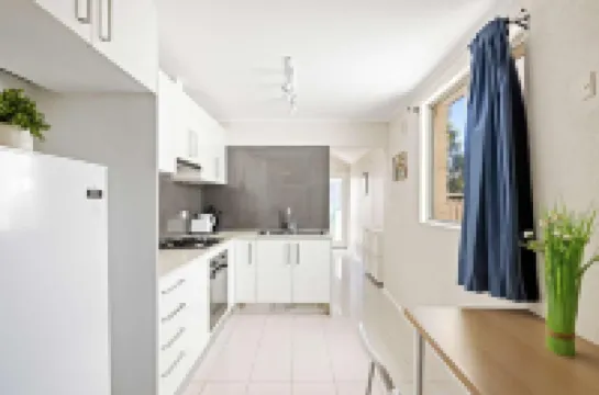 Rustic Rooms - Next to USYD - Shared Bathroom