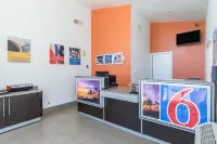 Motel 6 Bakersfield, CA - Central - Pet friendly