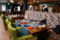 Hotel Kokshetau - parking