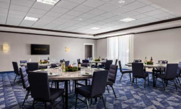 Courtyard Evansville East