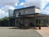 Memphis Motor Inn فنادق في باركيز