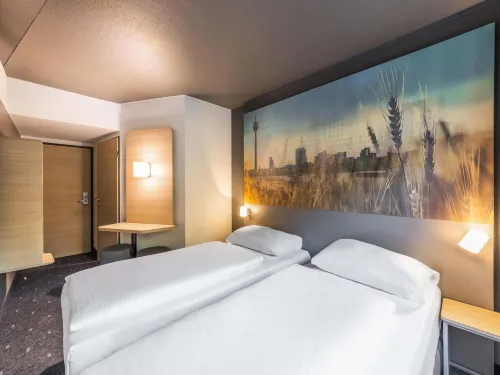 杜塞爾多夫-林託夫 B&B 酒店 - 早餐
