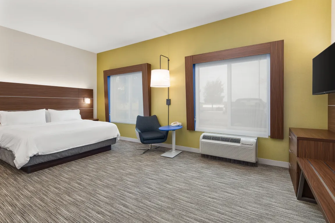 Holiday Inn Express & Suites SACRAMENTO AIRPORT NATOMAS by IHG Zimmer Photos