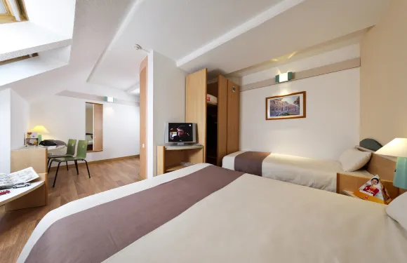 宜必思那幕爾中心酒店