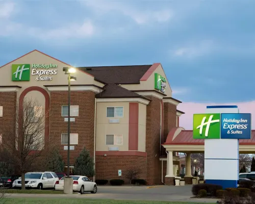 Holiday Inn Express & Suites DANVILLE by IHG Hotels in Danville