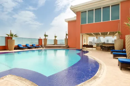 Ramada by Wyndham Manama City Centre Отели рядом с достопримечательностью «Бахрейнский всемирный торговый центр»