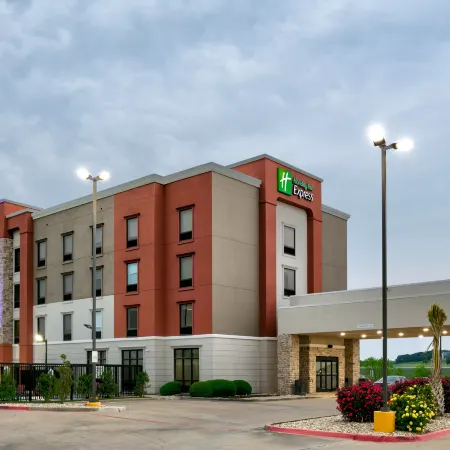 Holiday Inn Express HILLSBORO I-35 by IHG
