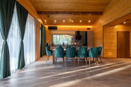 Ohta Ski Resort (Охта ски резорт) Отели рядом с достопримечательностью «Taya»