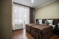 Taurukh Hotels in Dombay