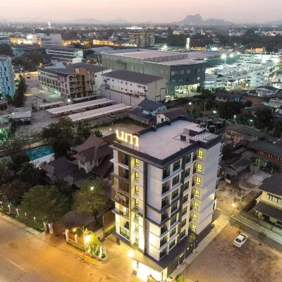 Napa Hotel Ratchaburi Отели рядом с достопримечательностью «Школа Ратчаборикануконг»