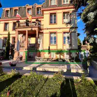 Hôtel Le Manoir Hotel Exterior