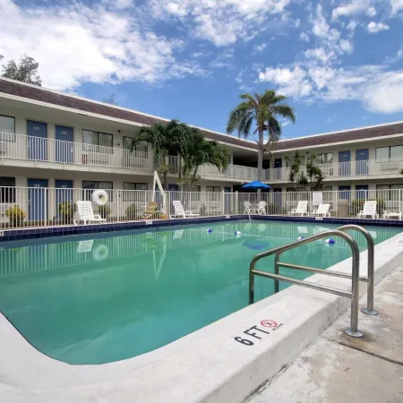 Motel 6 Dania Beach, FL