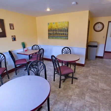 Super 8 by Wyndham Elko