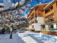 Hotel Alpina - Parking