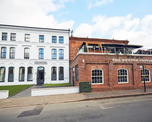 Frederick Street Townhouse โรงแรมใกล้พิพิธภัณฑ์คอฟฟินเวิร์คส์
