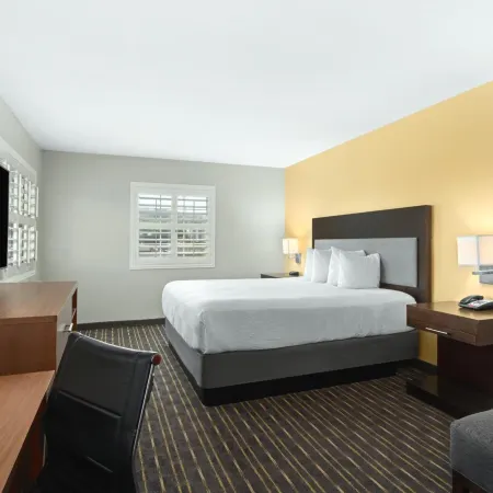 Hotel Aura San Francisco Airport