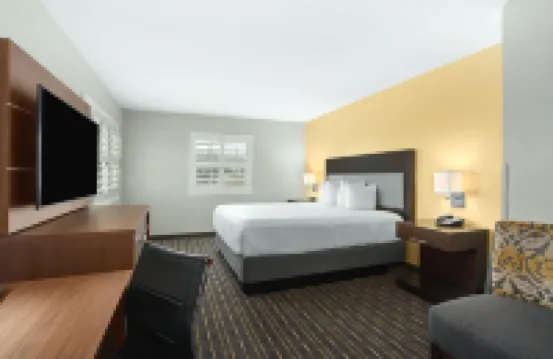 Hotel Aura San Francisco Airport