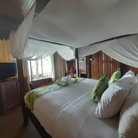 Sylvia Beach Villa