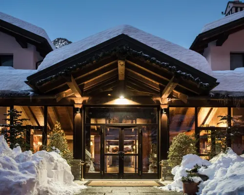 QC Hotel Monte Bianco Hotels near Checrouit