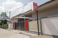 RedDoorz Syariah near Hajimena Lampung Hotel dekat Semangka meisya