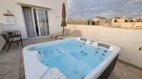 100 Boutique Living