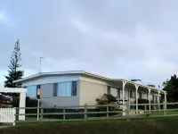 Hibiscus Regal Apartments - bar