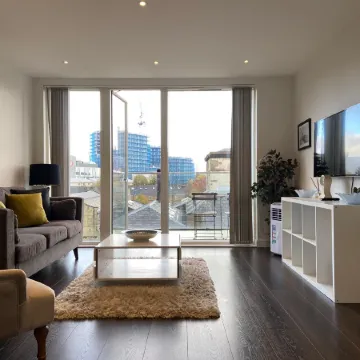 Blissful One Bed Near the River Отели рядом с достопримечательностью «Чизик Хаус энд Гарденс»