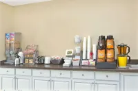 Super 8 by Wyndham Gainesville - breakfast
