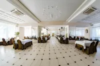 Amaks Omsk Hotel - breakfast