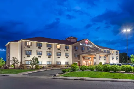 Best Western Plus Eagleridge Inn  Suites