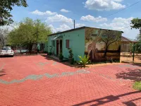 부시 어드벤처 게스트 하우스