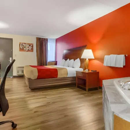 Econo Lodge Inn & Suites Brookings