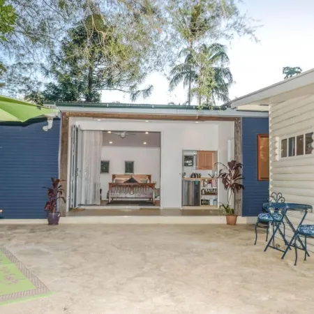 Renovated 2-Bed Cottage - Sleeps 4 - Free Parking