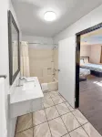 Super 7 Motel - Anaheim Packing District & Disneyland - Motels