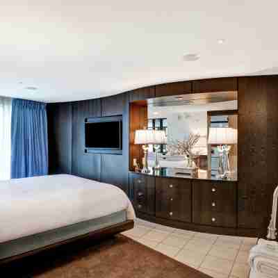 Embassy Suites by Hilton Raleigh Durham Airport Brier Creek Rooms