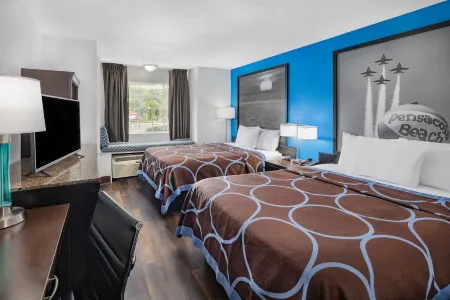 Super 8 by Wyndham Pensacola Отели в г. Кантонмент